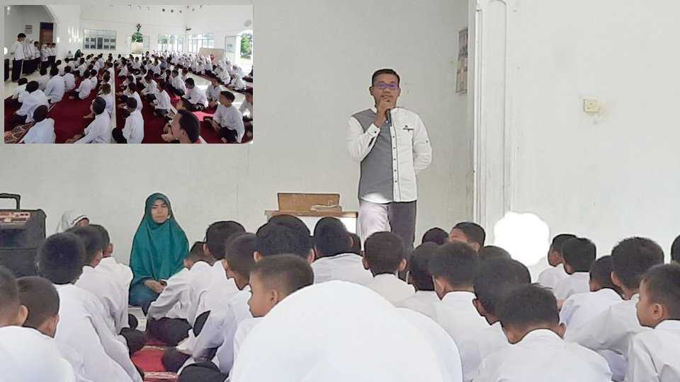 SDN 04 Batang Tajongkek Kota Pariaman Latih Siswa Ber-akhlakul Karimah