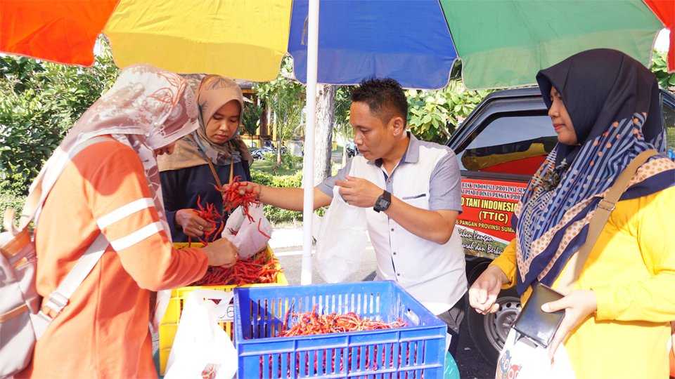 Dinas P3 Kota Pariaman Bantu Petani Pasarkan Hasil Tani