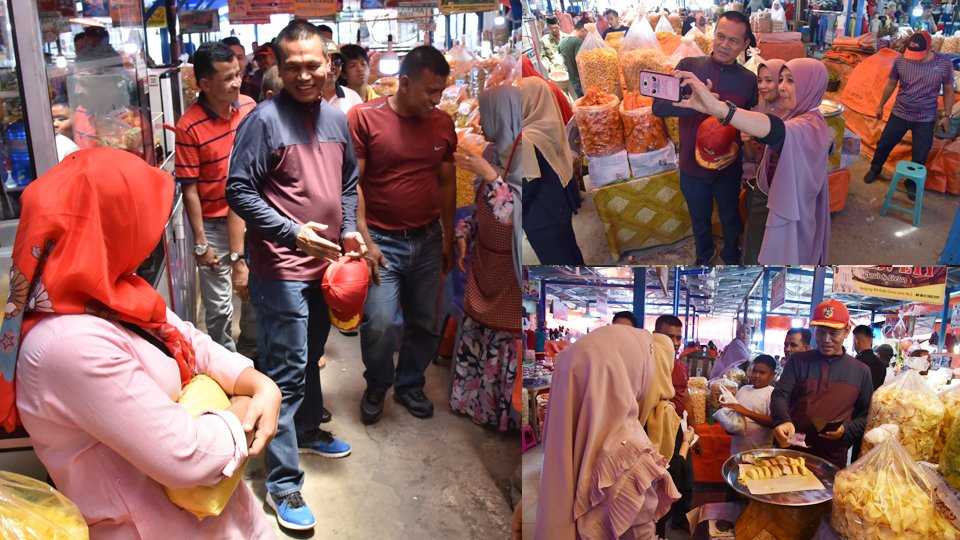 Selesai Gowes, Genius Umar silaturahmi dengan para pedagang di Pasar Bukittinggi